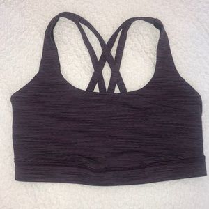 Lululemon sports bra worn only few times!! Size 6